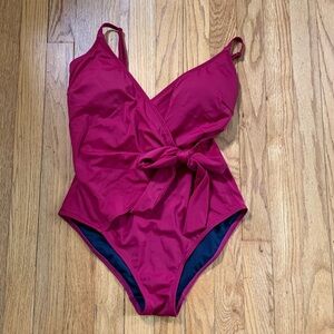 Boden one piece size 8, wrap, lined, adjustable straps